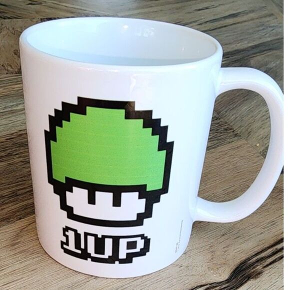 Super Mario Bros 1UP Mushroom Retro Ceramic Coffee Mug 10oz - Picture 1 of 4